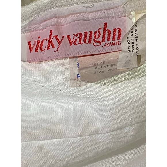 Vintage 1970’s Vicky Vaughn White Cotton Eyelet Ruffled Boho Retro Maxi Dress - Picture 3 of 16